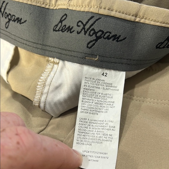 Hogan Tan Flat Front Shorts with Timeless Appeal - Picture 2 of 3